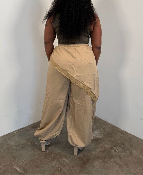 Lace Trim Folded Jogger (Plus)