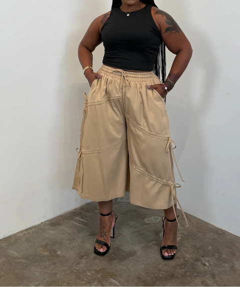 Drawstring Ruched Capri Pants (Plus)
