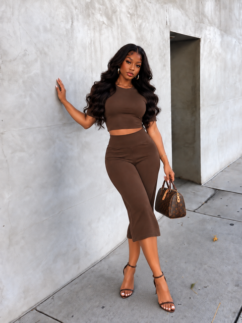 Solid Top & Capri Pants Set