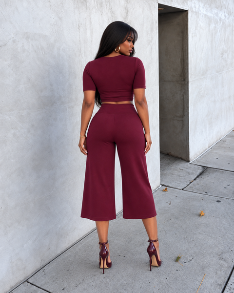 Solid Top & Capri Pants Set