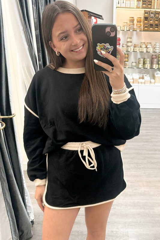 Color Loose Pullover and Lace-up Waist Skort Set