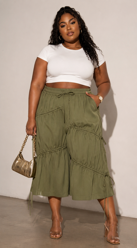 Drawstring Ruched Capri Pants (Plus)